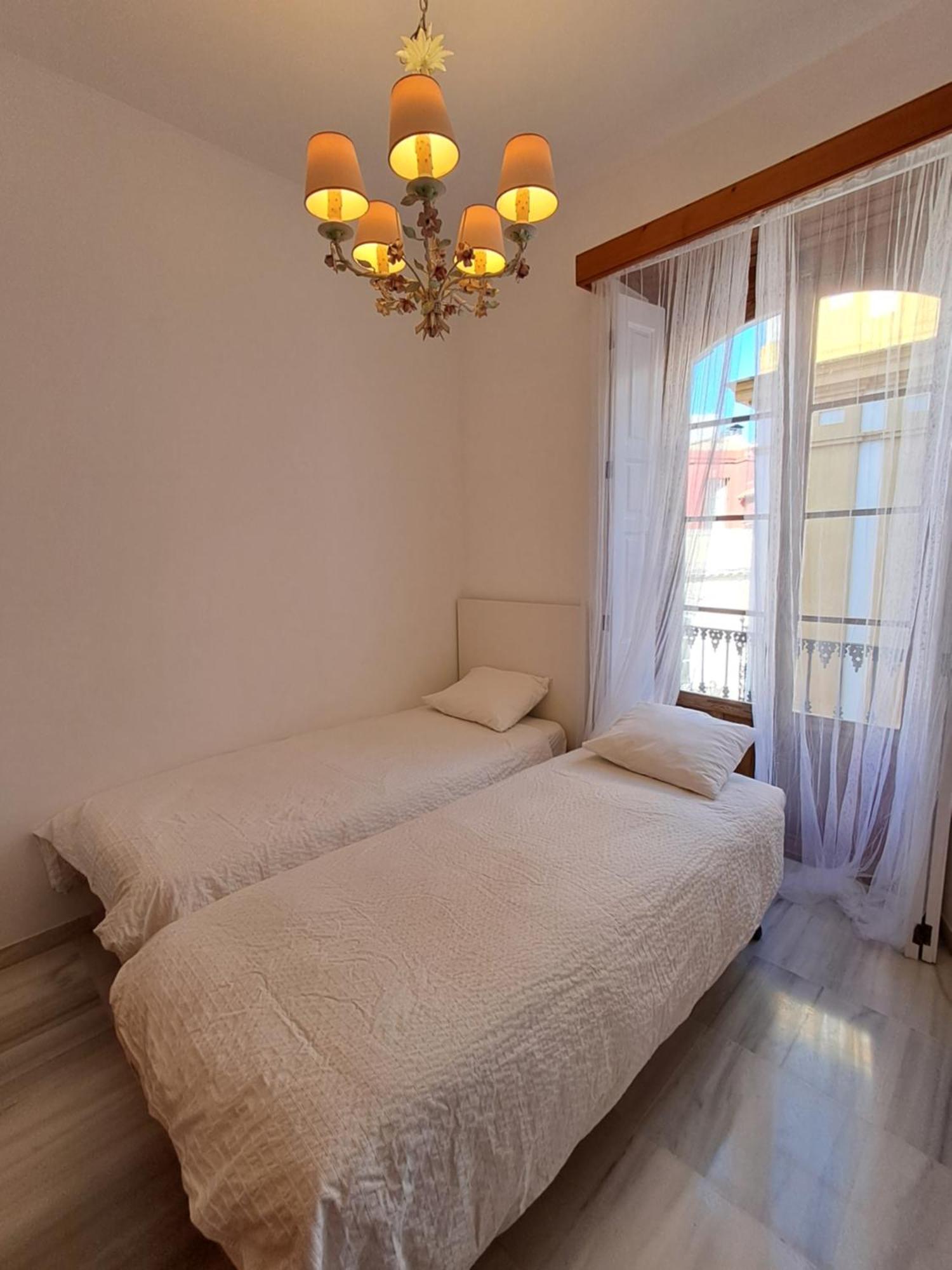 Apartamentos Almirante Hoyos Sevilla Buitenkant foto